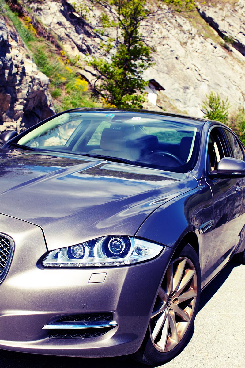 Entspanntes Reisen im Jaguar-XJ - User Generated Content Schweiz